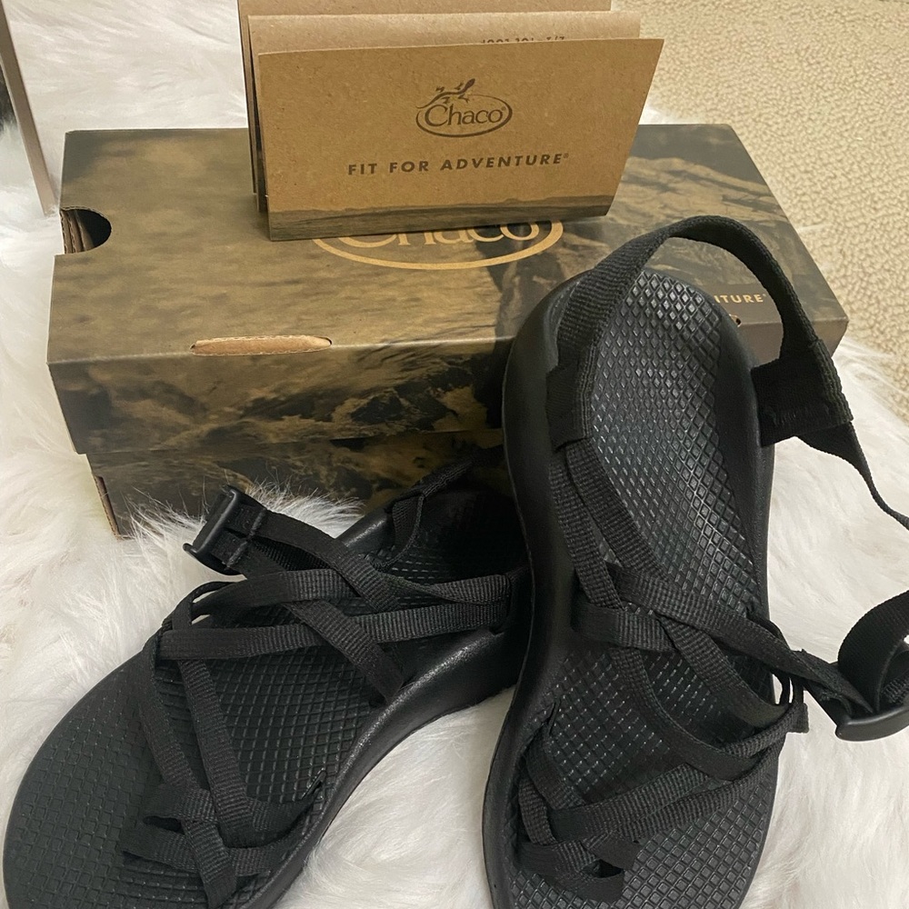 Brand new Choco‘s, size 6.